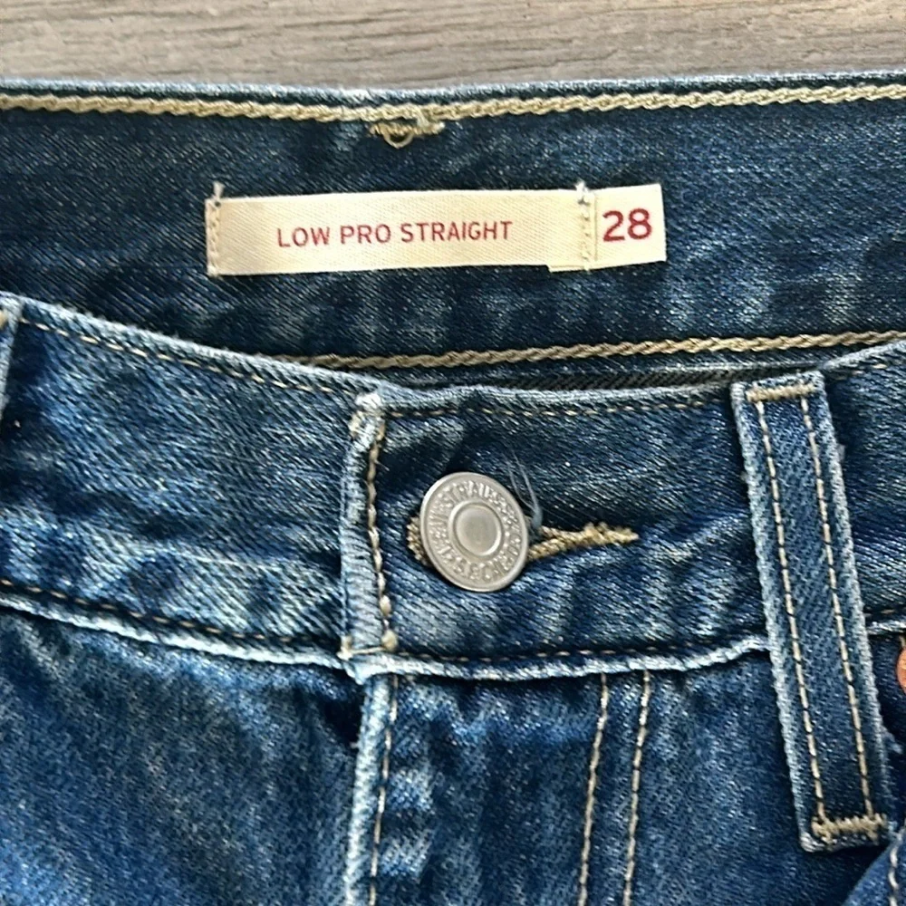 Levi's Low Pro Straight leg jeans size 28 cropped raw hem